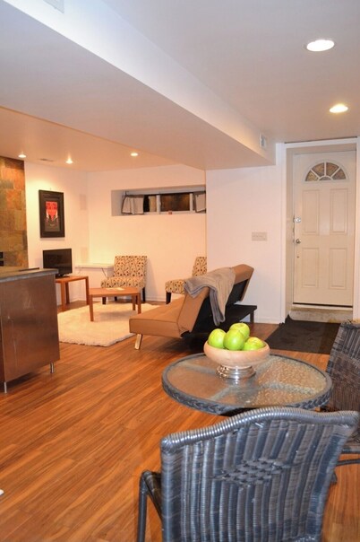 Urban Farm Fun with Goats 10 Minutes To Downtown!