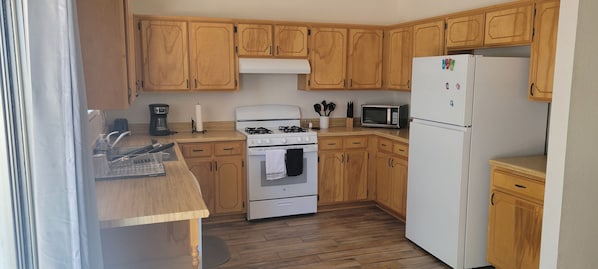 Microwave, oven, stovetop, dishwasher