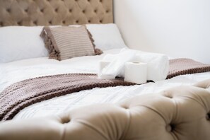3 chambres, fer et planche à repasser, Wi-Fi, draps fournis
