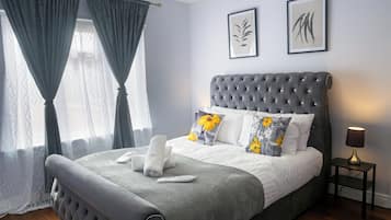 6 bedrooms, iron/ironing board, WiFi, bed sheets
