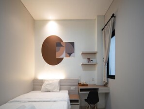 Desk, free WiFi, bed sheets - Cove Palacio (Jakarta)
