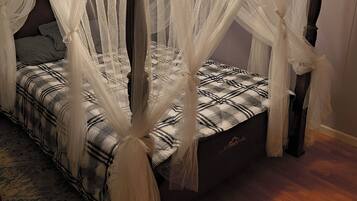 4 bedrooms, iron/ironing board, free WiFi, bed sheets