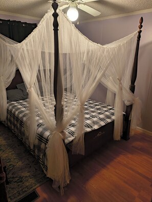 4 bedrooms, iron/ironing board, free WiFi, bed sheets - 4bd 2b (10 Beds) Very spacious
+Arcade+nature+stargazing (Bloomsdale)