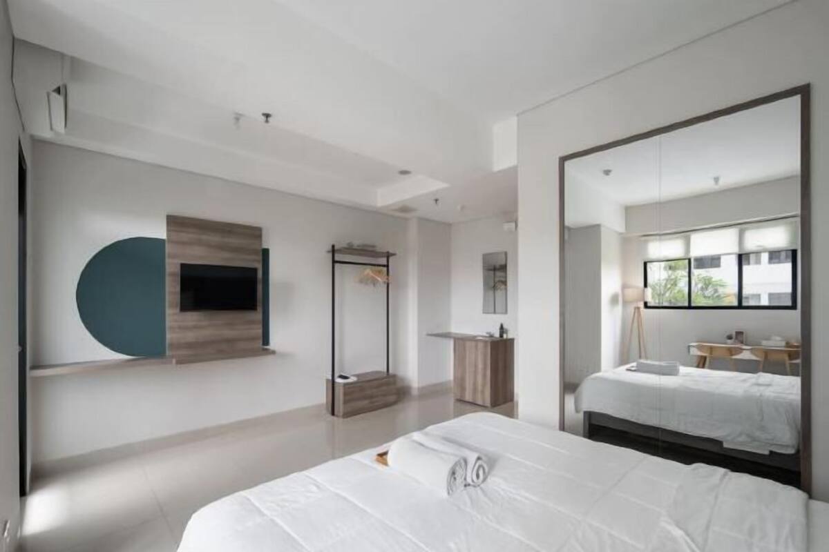 Escrivaninha, espaço de trabalho para notebook, Wi-Fi de cortesia