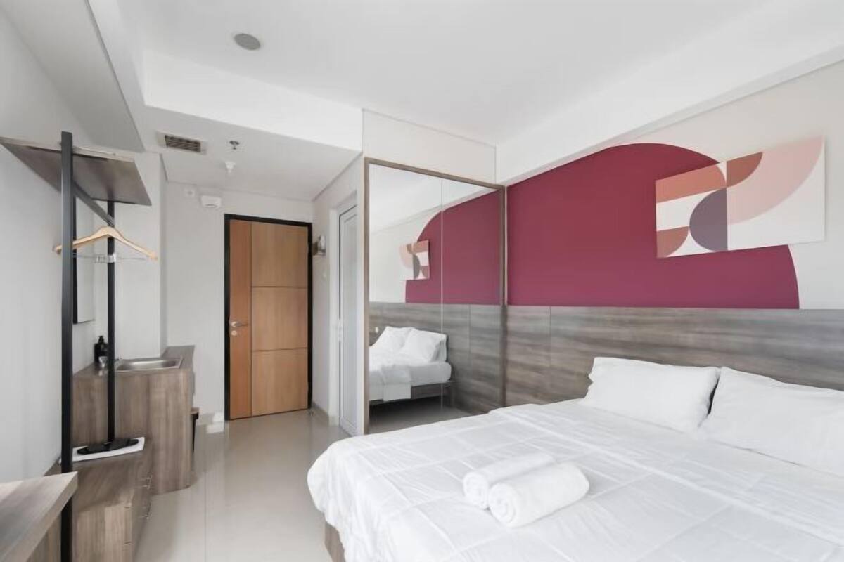 Escrivaninha, espaço de trabalho para notebook, Wi-Fi de cortesia