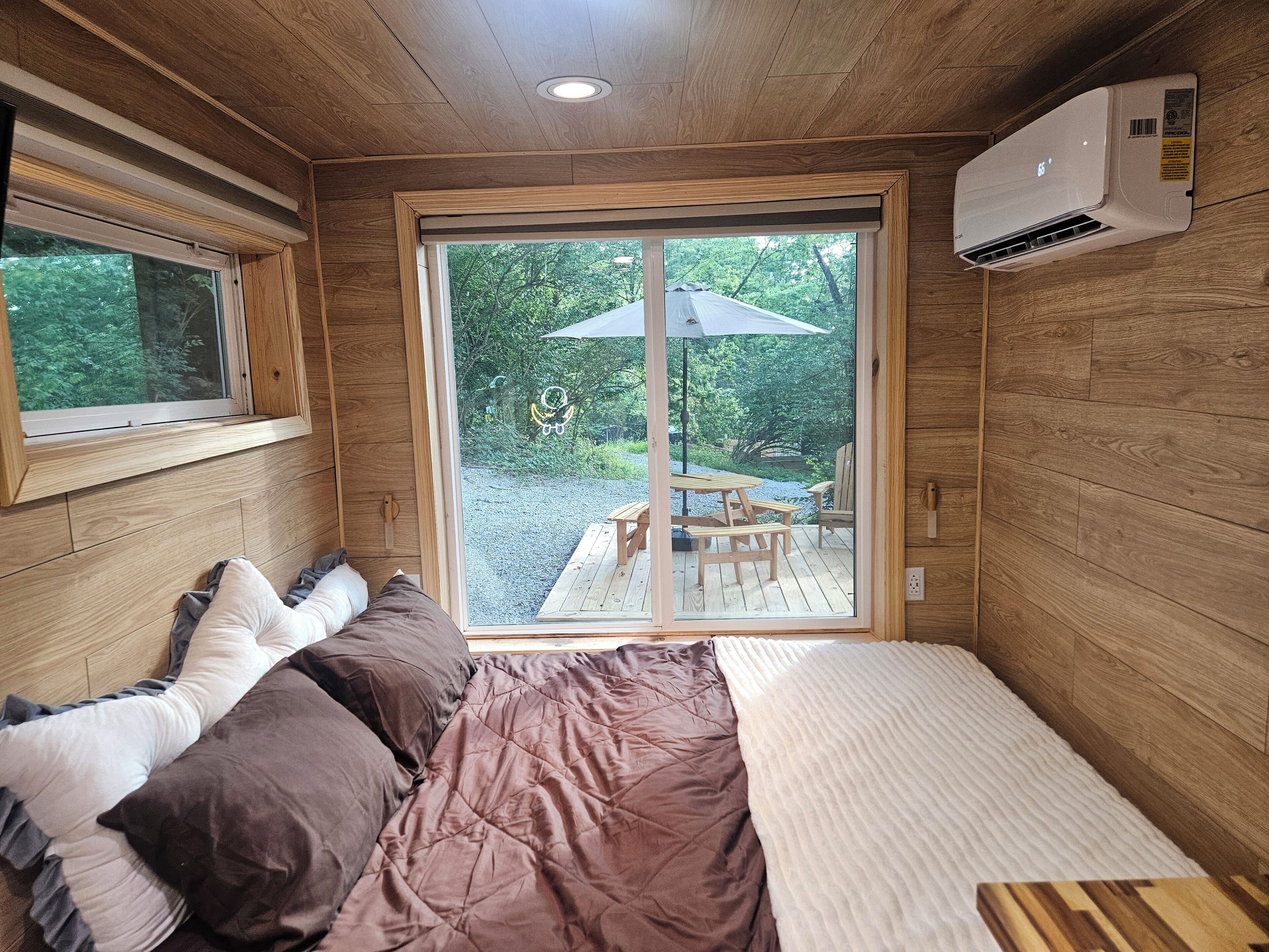 1 habitación, tabla de planchar con plancha, wifi gratis y ropa de cama 