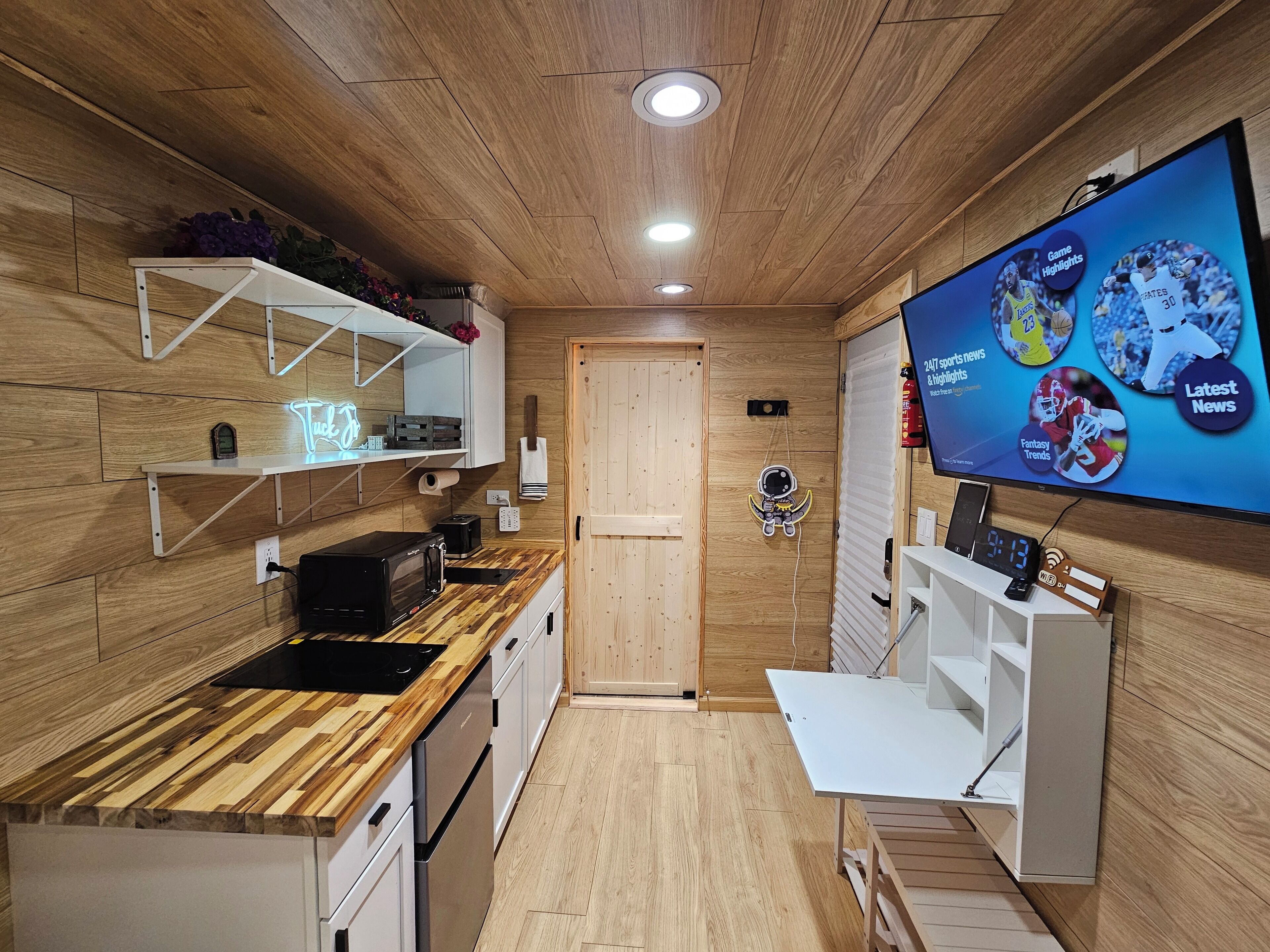 冰箱、微波炉、烤面包机、厨具/餐具