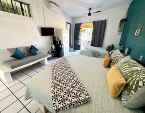 Family Quadruple Room | Individually decorated, individually furnished, desk, laptop workspace - NUEVA VISTA INN (La Cruz de Huanacaxtle)