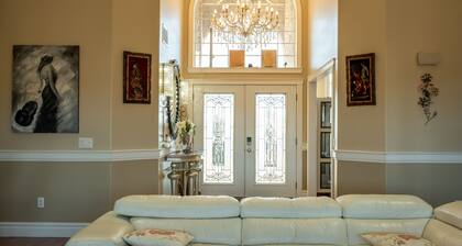 ✨️ Spacious Lakeview Retreat in Scenic Wine Country ✨️