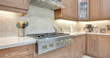 Luxurious! Centrally located Stouffville Home-Office/Wi-Fi