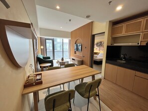 Apartment, 1 Queen Bed, Balcony | Living area