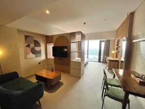 Deluxe Studio, Balcony | Desk, free WiFi