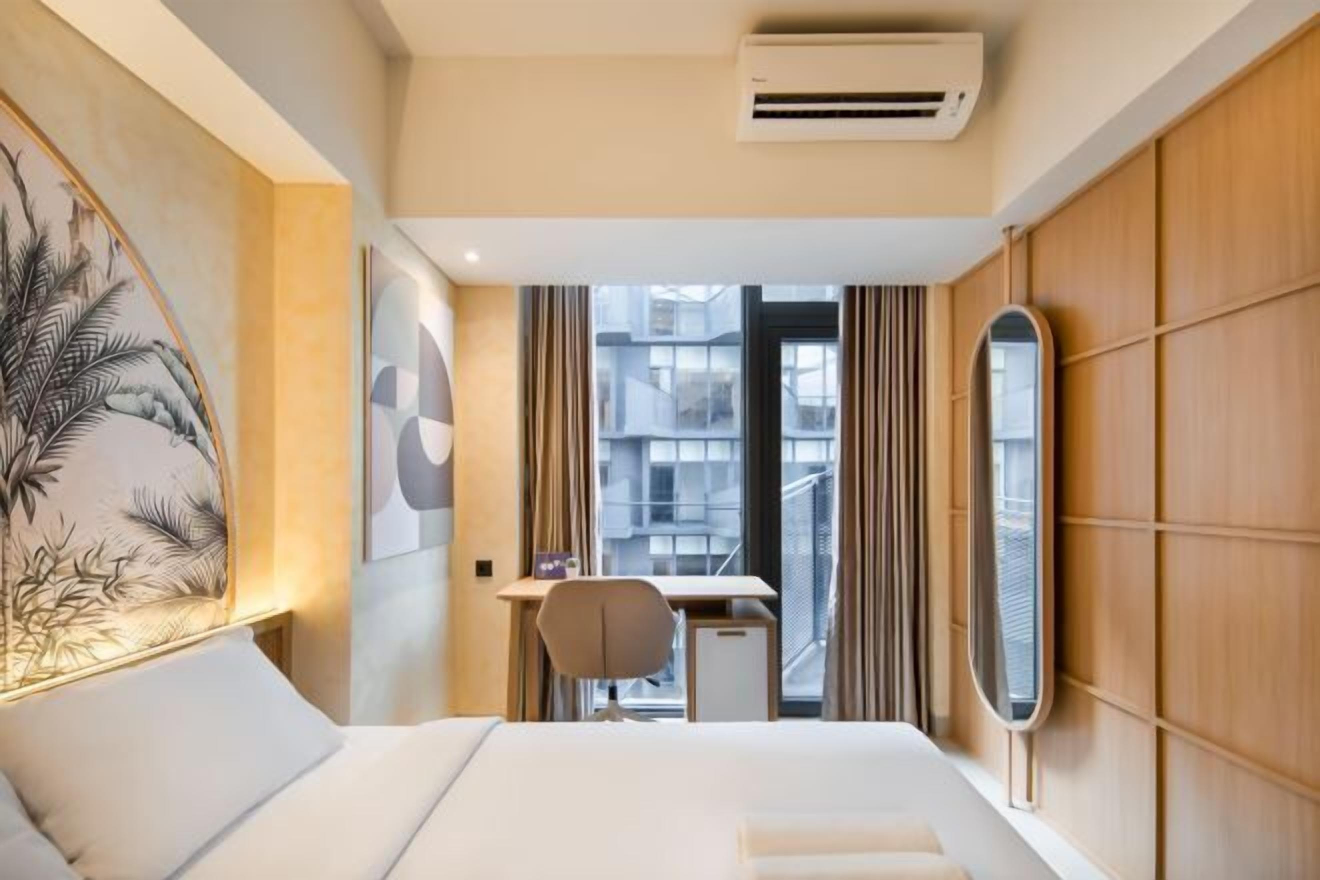 Desk, free WiFi, bed sheets