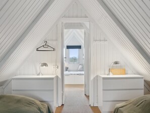 3 bedrooms, Internet