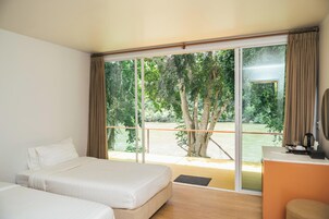 Quarto luxo, vista para o rio | Wi-Fi de cortesia, roupa de cama