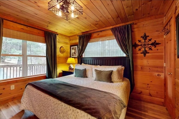 2 soverom, strykejern/-brett, wi-fi (inkludert) og sengetøy