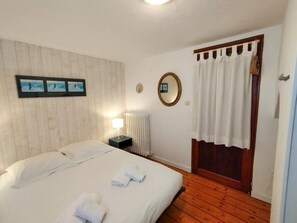 2 bedrooms, iron/ironing board, free WiFi, bed sheets - Ty Gazel - Charming house 200m from the beach (Saint-Pabu)