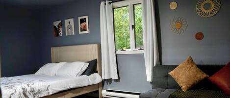 3 chambres, fer et planche à repasser, Wi-Fi, draps fournis