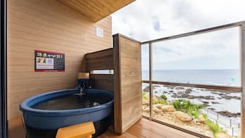 Corner Japanese-Western room with terrace and Shigaraki-yaki open-air bath, Non smoking