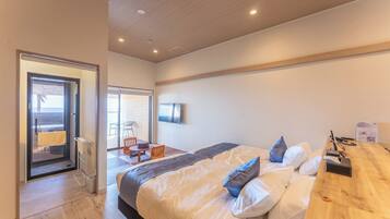 Japanese-Western room with terrace, and Shigaraki-yaki open-air bath, Non smoking | WiFi (free)