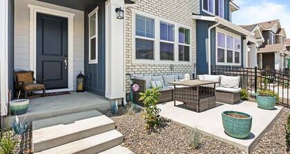 Near Eagle Island | Pool | King Bed | Parking | Smart TV