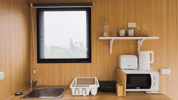 冷蔵庫、電子レンジ、コンロ、トースター