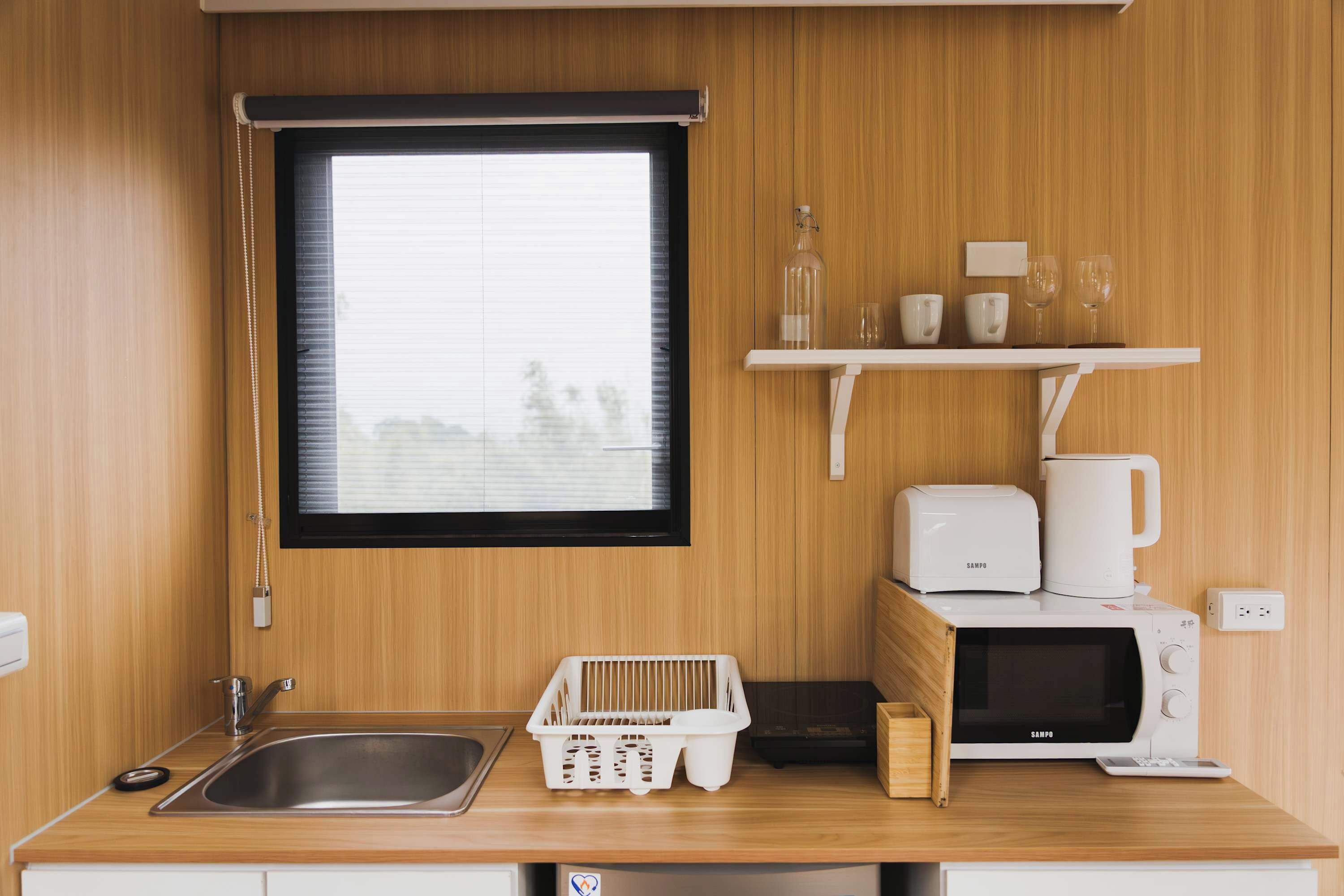 冷蔵庫、電子レンジ、コンロ、トースター