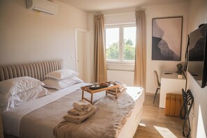 5 quartos, ferros/tábuas de passar roupa, Wi-Fi, roupa de cama