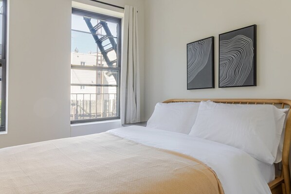 2 quartos, ferros/tábuas de passar roupa, Wi-Fi, roupa de cama