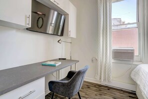 Interior - Le Plateau Couple's Suite near Cafés & Restaurants (Montréal)