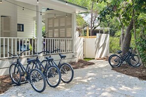 Property grounds - Seagrove - Beach Digs🌴 Old Seagrove Escape – Private Pool, Hot Tub & 5 Bikes Included! (Santa rosa beach)