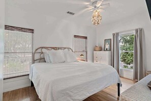 5 bedrooms, iron/ironing board, free WiFi, bed sheets