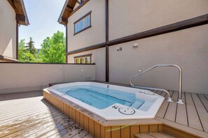 Idromassaggio all'aperto