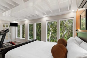 6 Schlafzimmer, Schreibtisch, Bügeleisen/Bügelbrett, WLAN