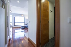 TV - CASTELLANA PARKING 1 BEDROOM - 02 (Madrid)