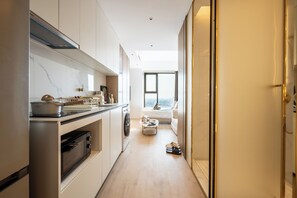 Basic Studio, River View | Private kitchen - Vue Aston Condominium by Soben Homes (Phnom Penh)