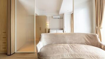 舒适公寓, 部分湖景 | 起居区