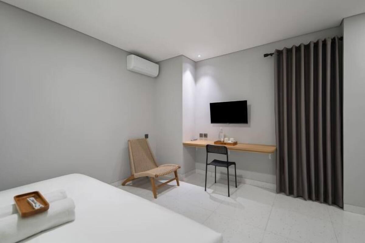 Skrivbord, arbetsyta för laptop, gratis wi-fi och sängkläder