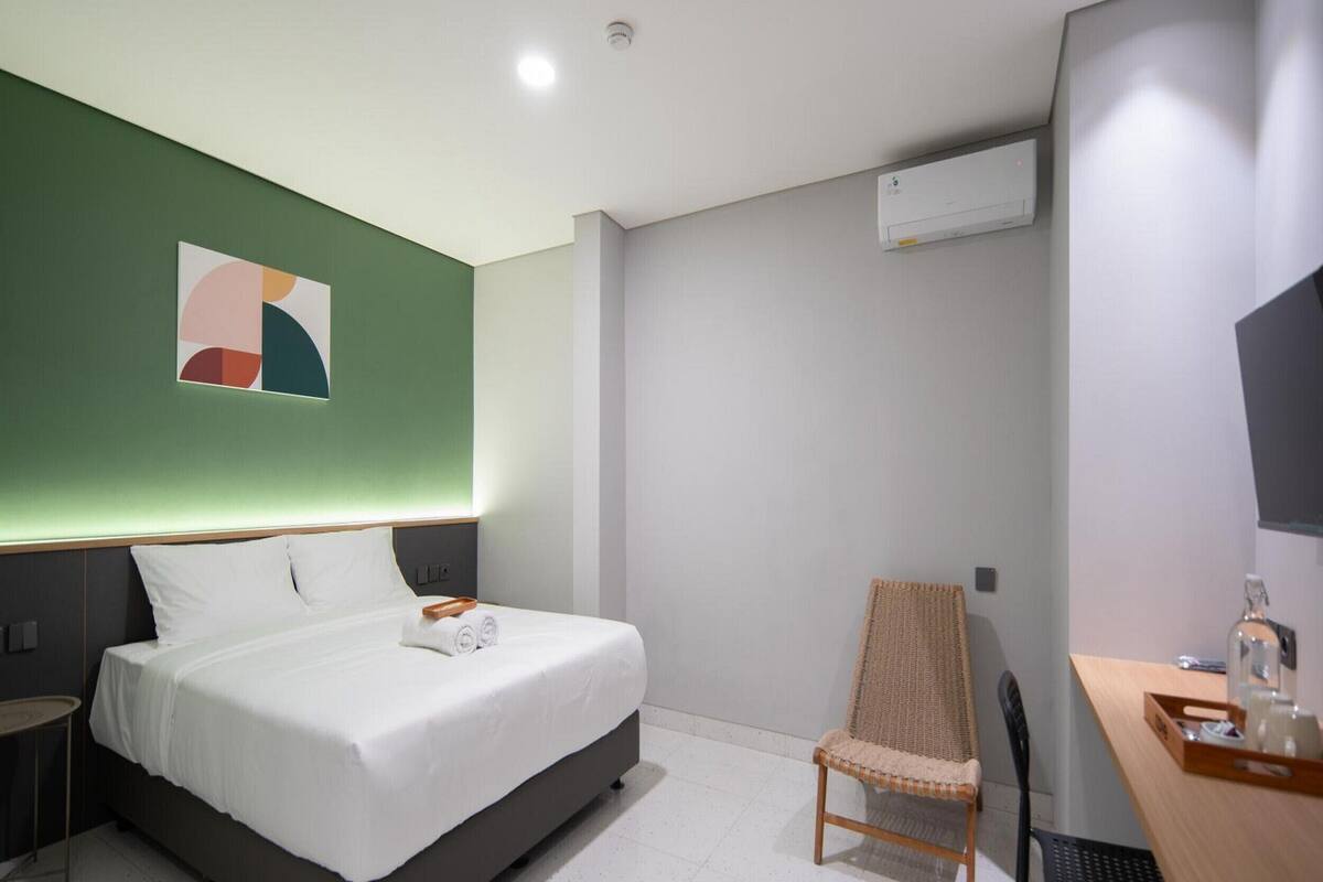 Suite | Desk, laptop workspace, free WiFi, bed sheets