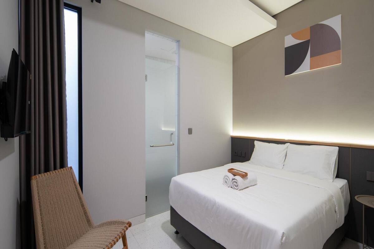 Deluxe Room | Desk, laptop workspace, free WiFi, bed sheets