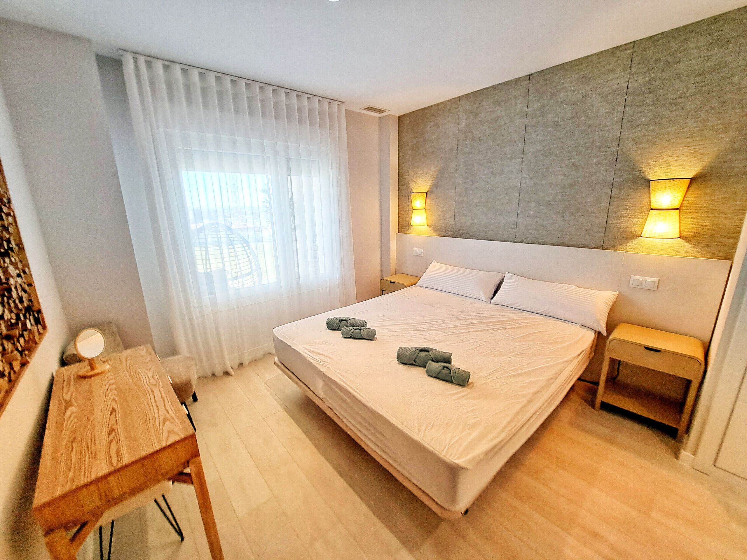 2 chambres, fer et planche à repasser, Wi-Fi gratuit, draps fournis