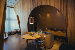 Daunenbettdecken, Schreibtisch, kostenloses WLAN, Bettwäsche