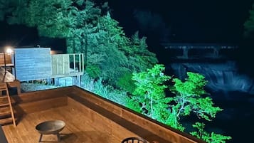 Luxury Villa, River View | Teres/patio