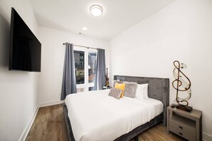 2 bedrooms, iron/ironing board, WiFi