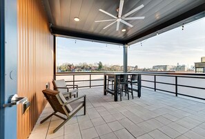 Property grounds - Good Vibes on Main | A+ Location | 1 mi to DTNash (Nashville)