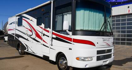 Class A 2008 Monaco Safari 330