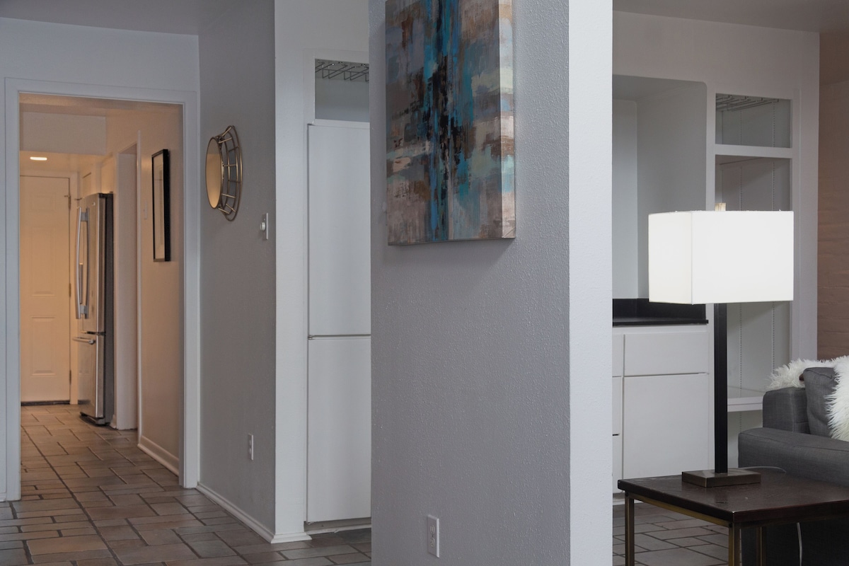 Photo 7 of Montrose Aquatic Dream! Downtown Unit w/ Pool 3BR