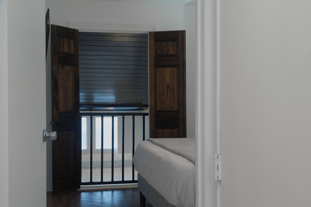 Photo 20 of Montrose Aquatic Dream! Downtown Unit w/ Pool 3BR