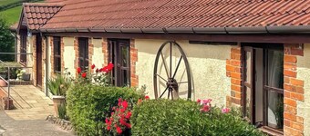 2 bedroom accommodation in Evershot, near Dorchester