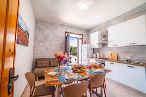 Standard Villa, 1 Bedroom, Air conditioning, Sea Facing (Villa G&G On Sea Shore) | Dining - Villa G&G On Sea Shore (Lecce)
